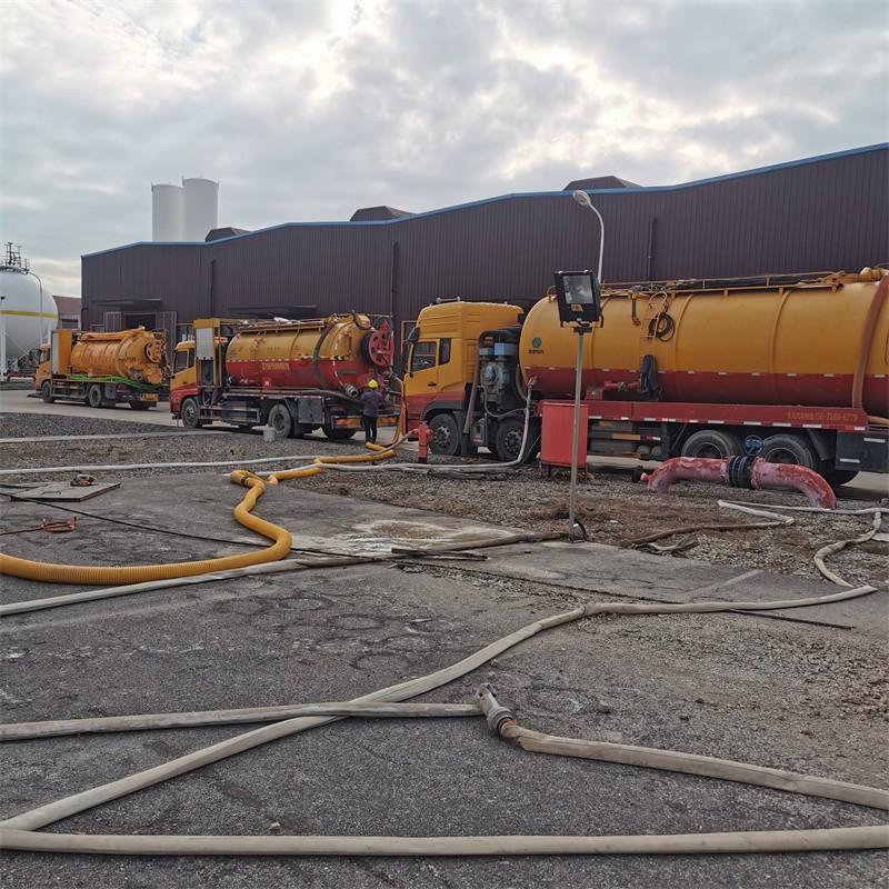 白云矿区污水池清理