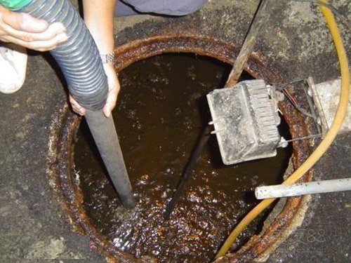 白云矿区隔油池清理